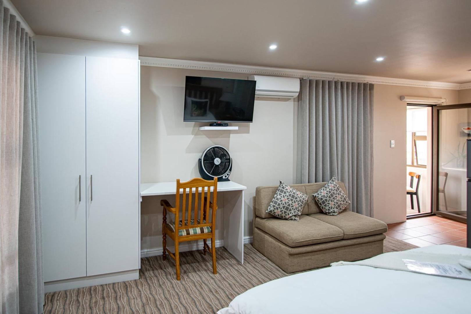 Guesthouse De Tijger Lodge パロー エクステリア 写真