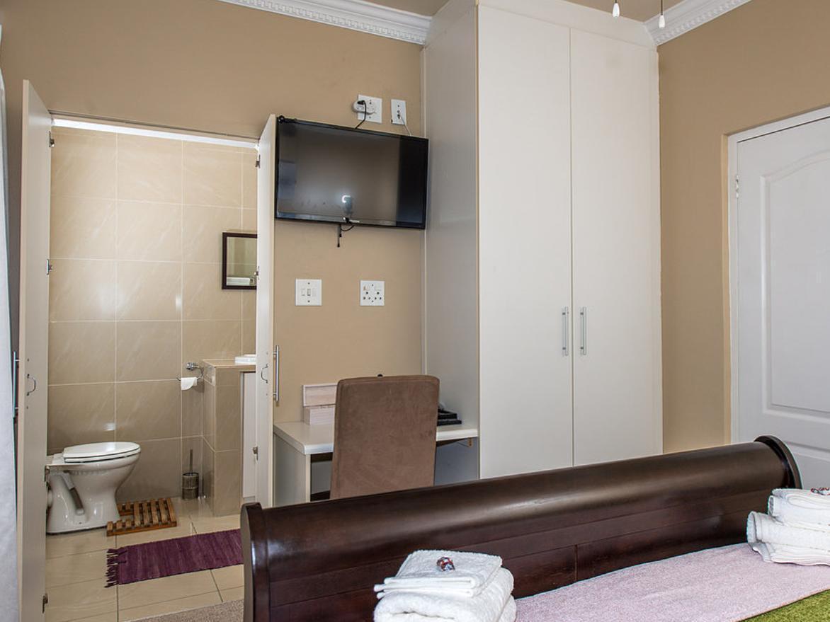 Guesthouse De Tijger Lodge パロー エクステリア 写真